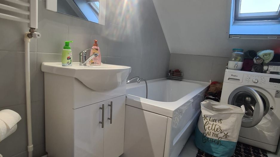 Casă cu 5 camere,  S+P+Mansarda-zona centrală Oradea(Strada Primariei) - Poză 12