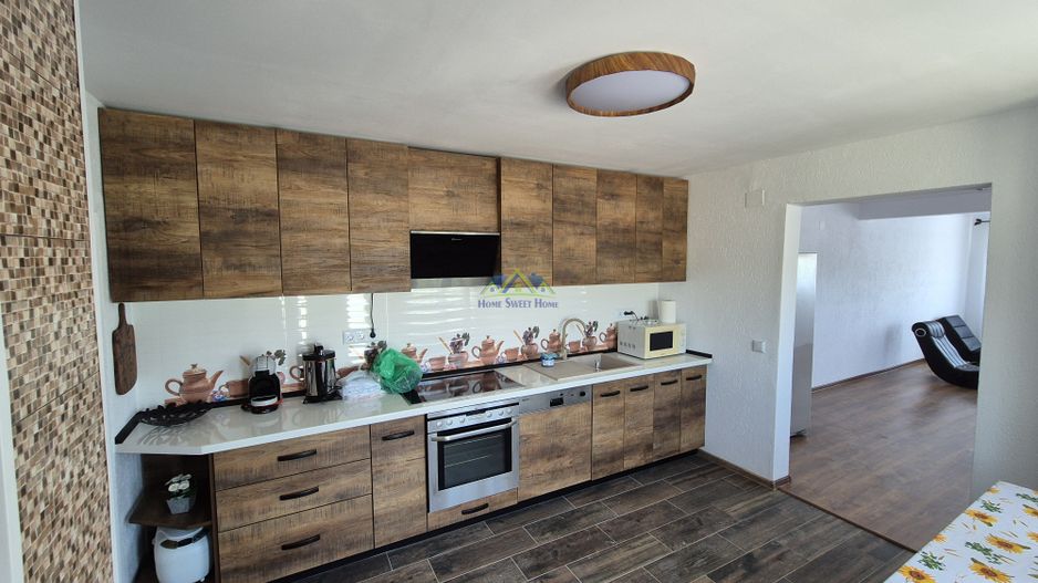 Vand casa 8 camere, 5 bai, 2 garaje, teliucul inferior, teren 1767 mp - Poză 6