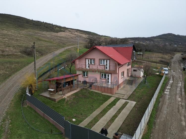 Vând casă în Iași, sat Vlaiceni - Poză 12