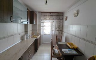 Închiriere cameră în apartament 3 camere, Centru, lângă UMF, Bulevardul Independenței - Poză 2