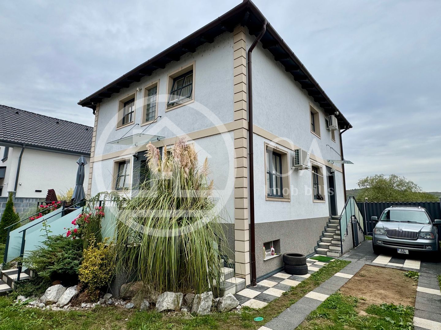 Casă de vânzare cu 6 camere in cartierul Tineretului, Oradea - Poză 27