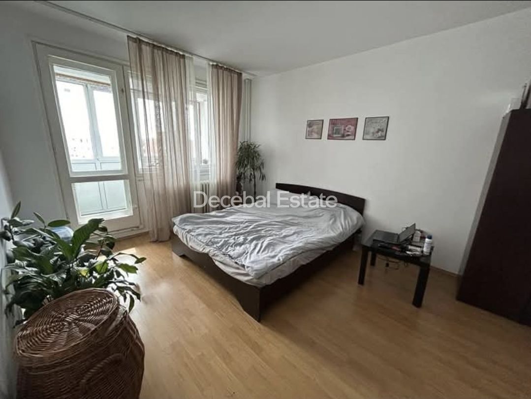 Metrou 1 Decembrie - Apartament 2 camere decomandat, spatios, stradal - Poză 1