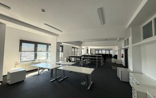 Ultimul etaj, vedere panoramică – Spațiu de birouri - Poză 3