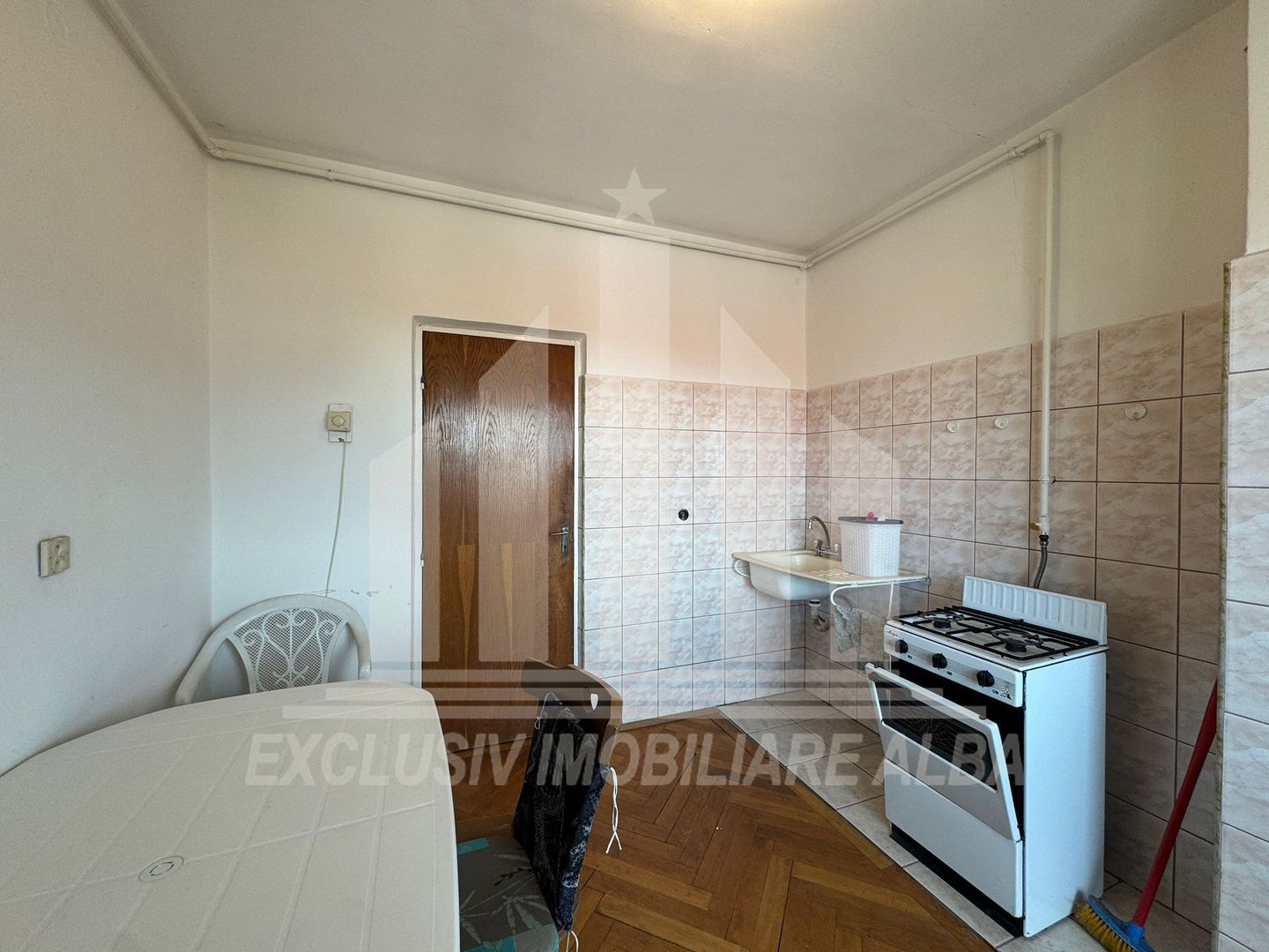 Apartament cu 3 camere decomandate, 2 bai, garaj, Caroline - Poză 4