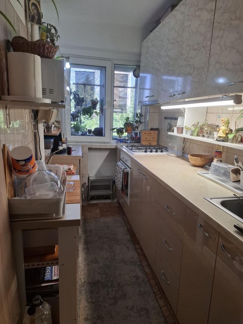 Apartament cu trei camere, Brancoveanu-Luica, 93.0000€ negociabil - Poză 1