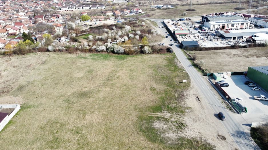 Teren intravilan 3.250 mp -zona Plopi - Poză 4