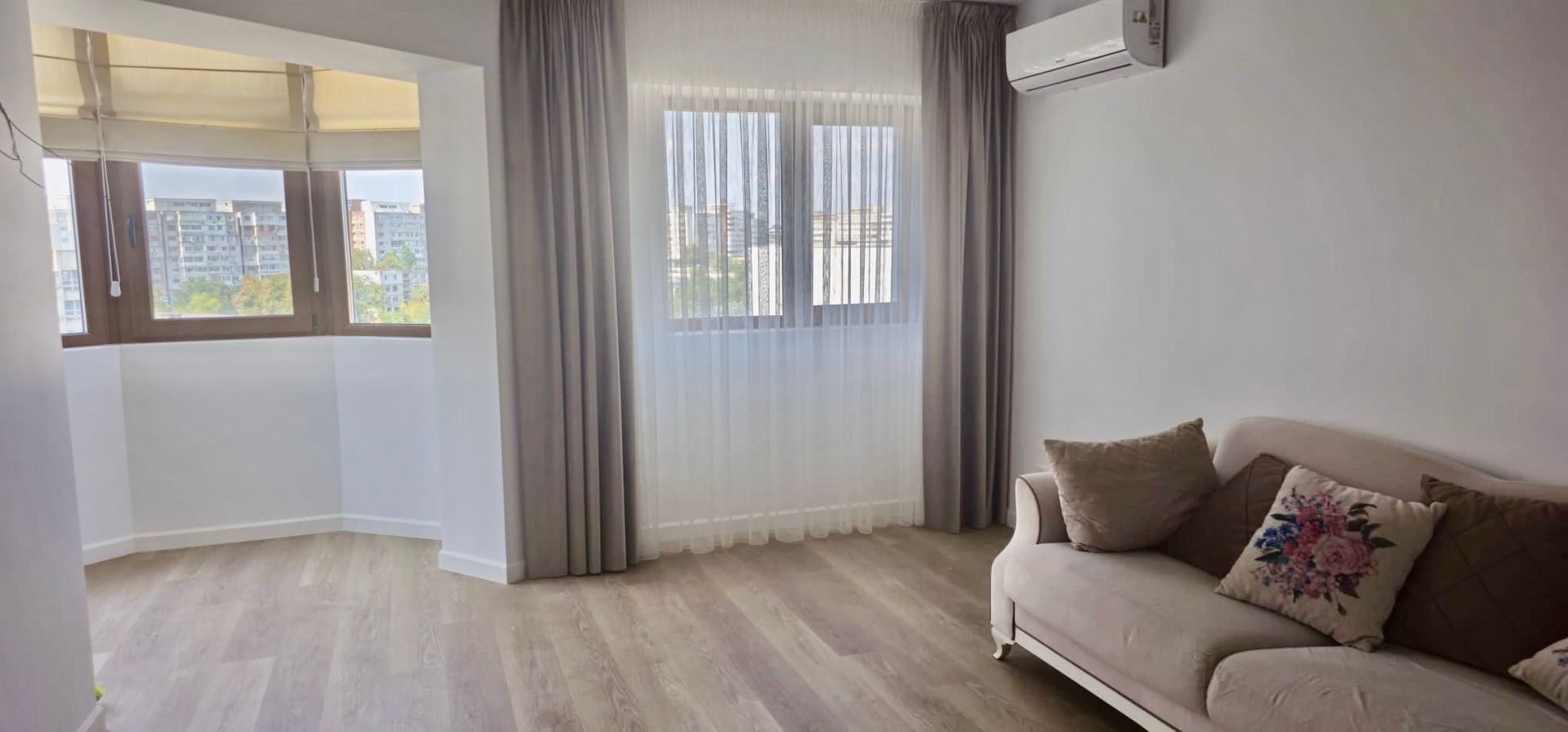 Exclusivitate - Apartament 3 camere, 92 mp - Faleza Dunarii - Poză 2