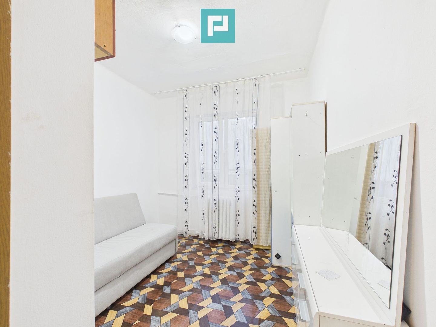 Garsonieră în Confecții de vânzare - Poză 1