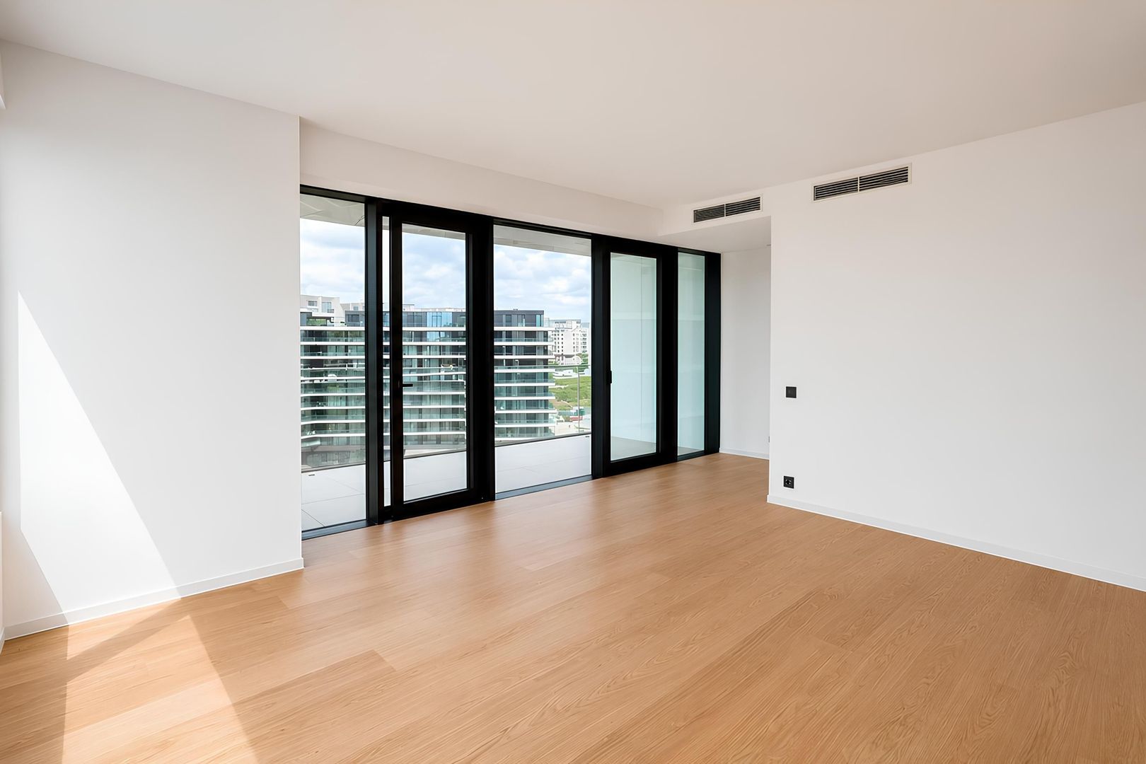 Apartament High End 2 camere One Lake Club I Vedere oras - Poză 4
