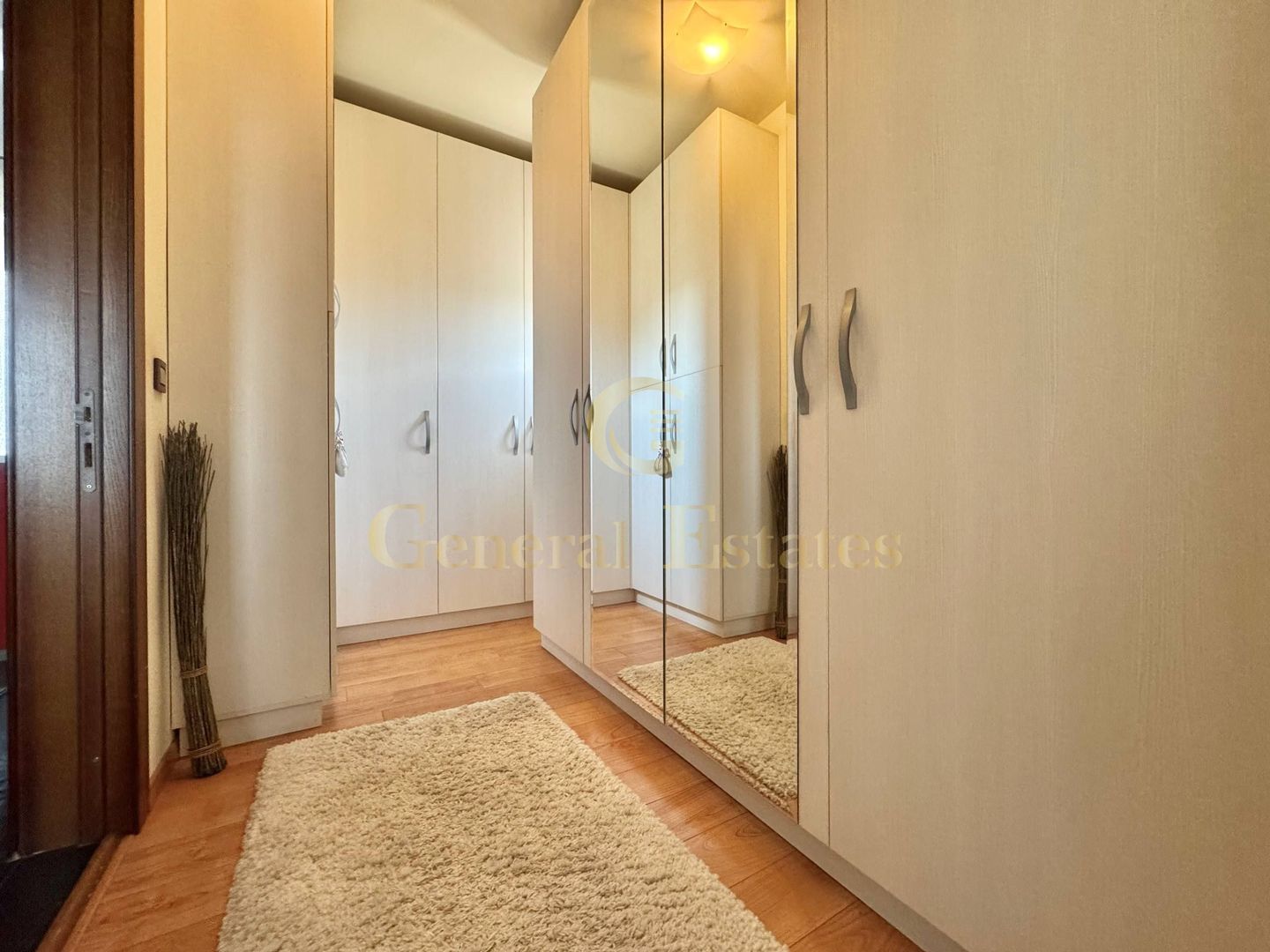 Vînzare Casă în 3 Nivele -Hlincea - 343 m.p. - Poză 20