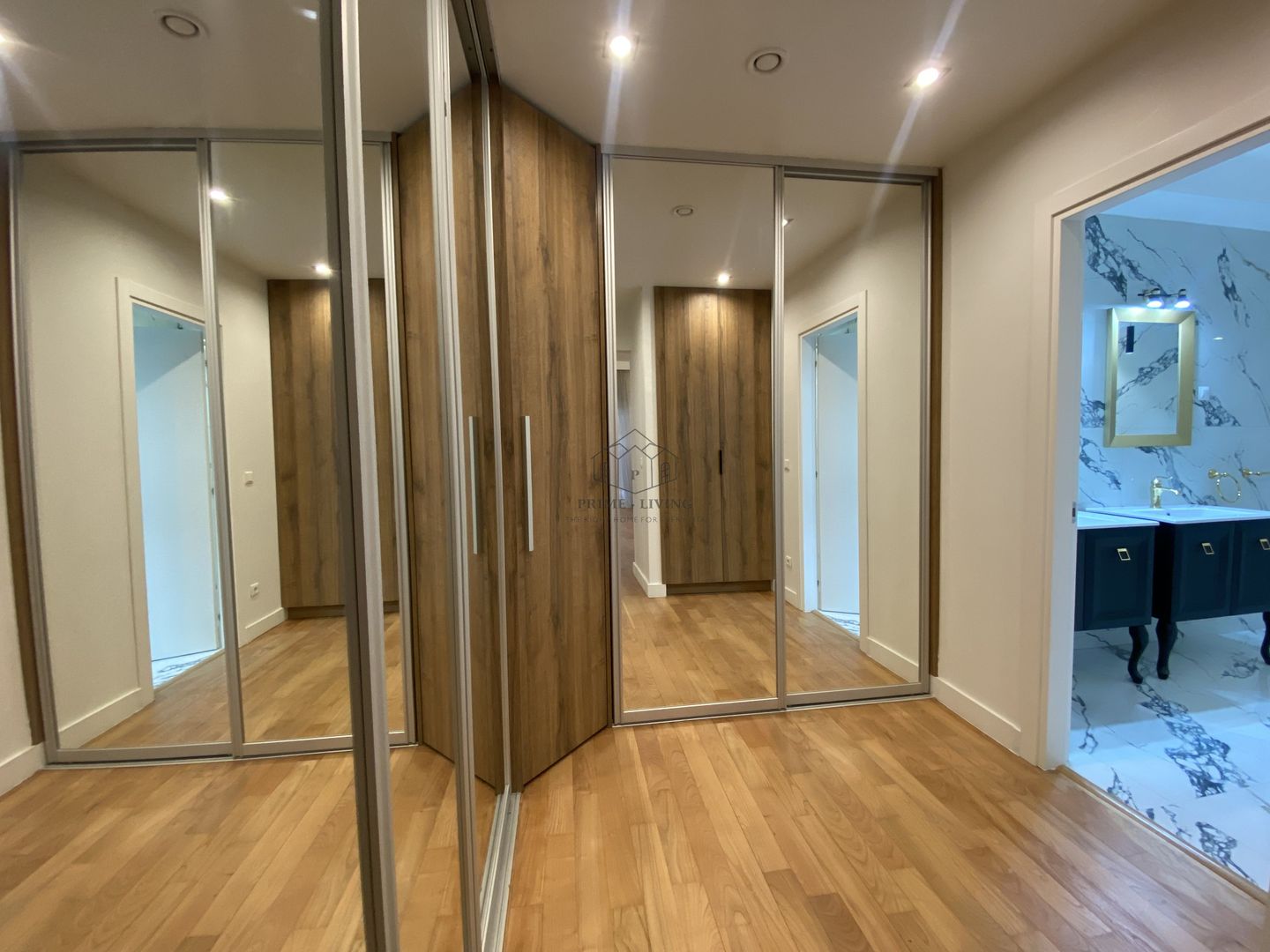 APARTAMENT NOU RENOVAT CU 4CAMERE LA INCHIRIERE LANGA PARCUL HERASTRAU - Poză 4