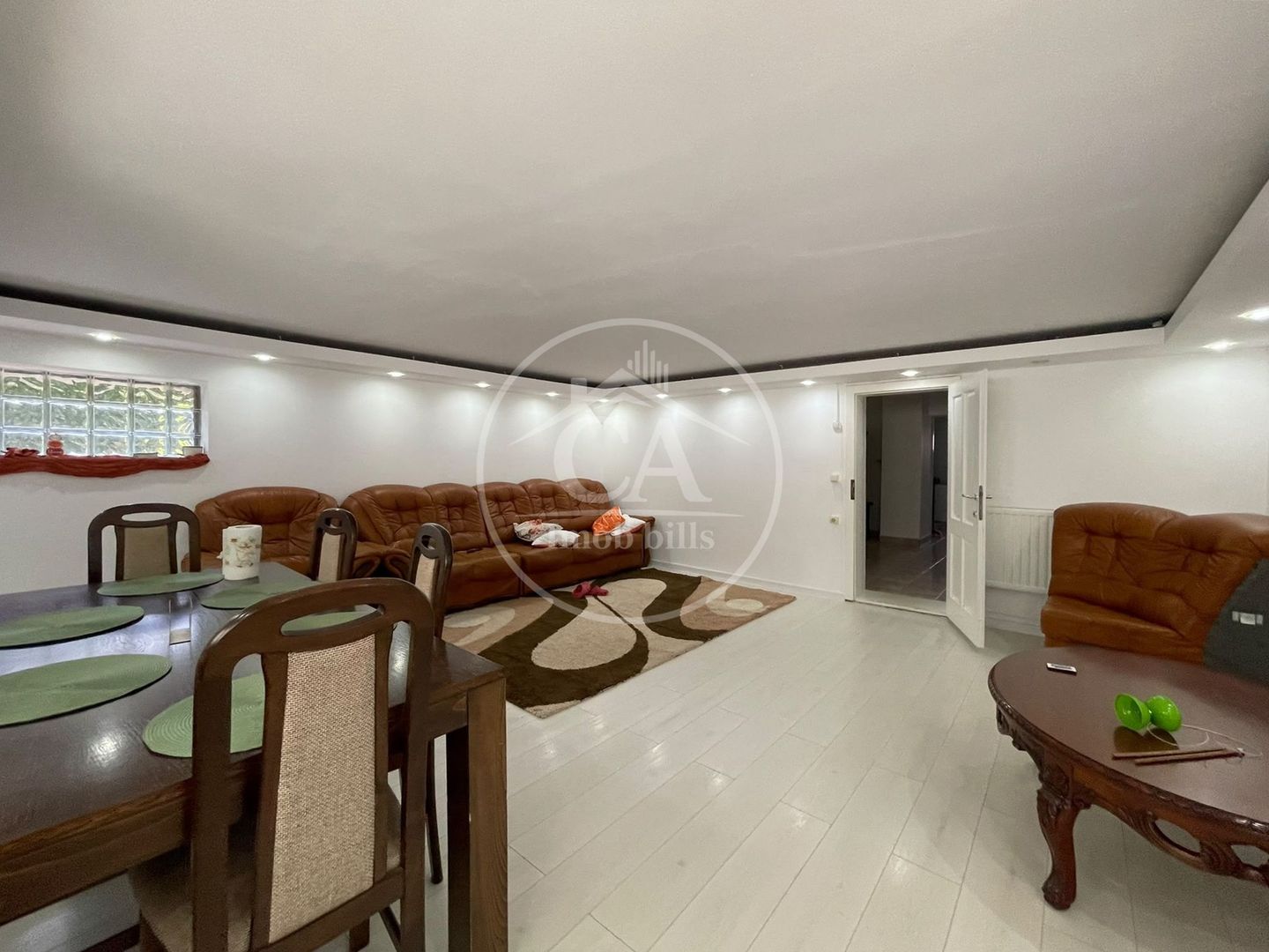 Casa de vanzare cu 10 camere in Santandrei, Bihor - Poză 8