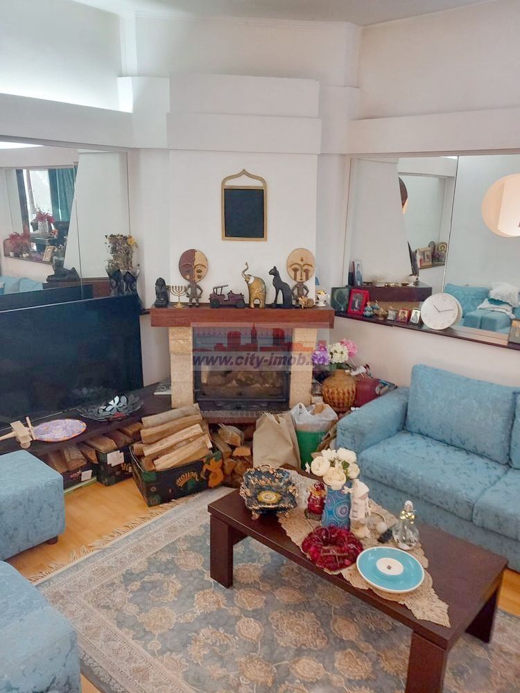 Vanzare apartament 3 camere  in Vila Parter Inalt Busteni Prahova - Poză 1