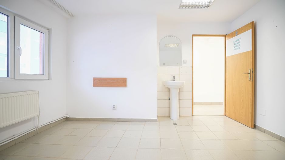 Spatiu Comercial modern 200mp, vad pietonal si auto, Bartolomeu - Poză 4