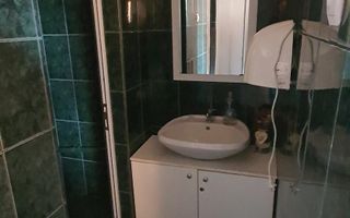 Cazare la pensiune in Centru - Poză 6