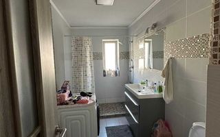 Vanzare apartament central, Floresti. - Poză 7