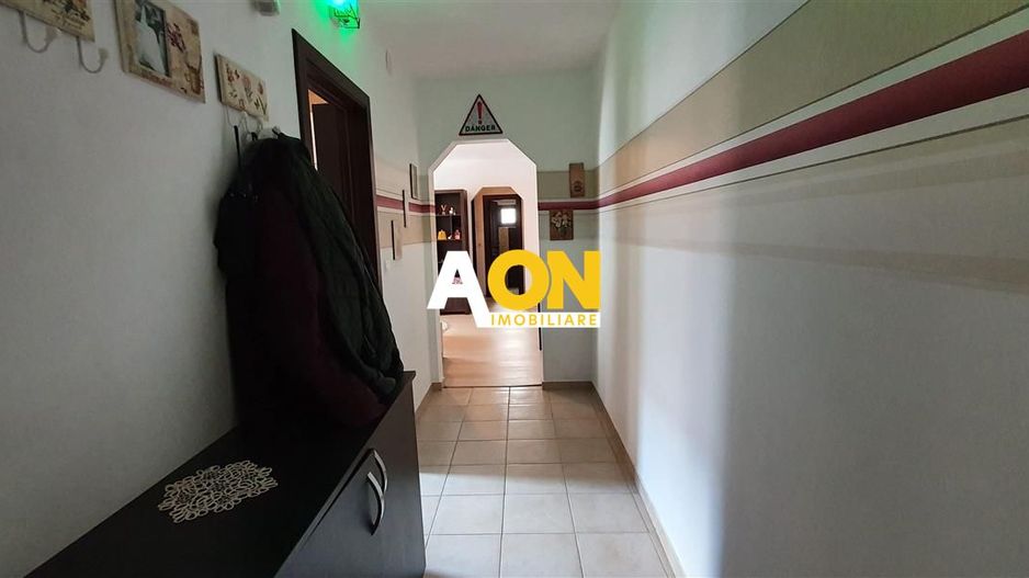 Apartament 3 camere, etaj intermediar, Cetate - Poză 5