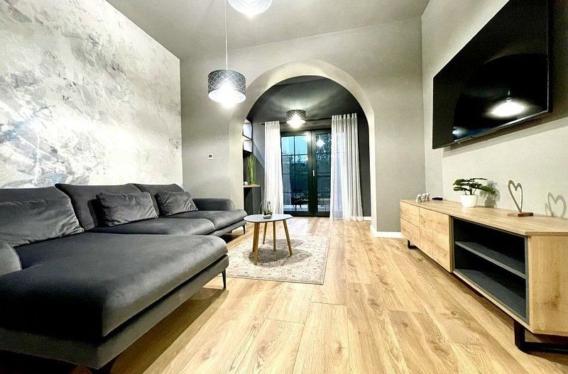 Elegant, finisaje premium, locație deosebita - 3 camere  în Bălcescu - Poză 1