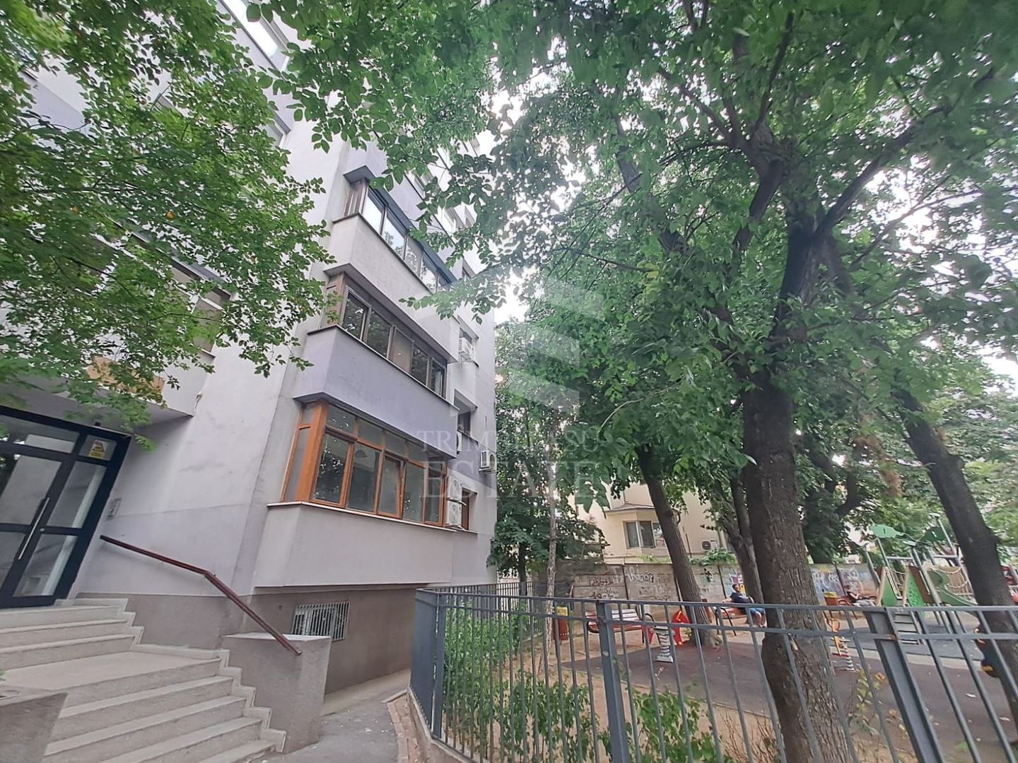 Apartament 3 camere Metrou 1 Mai - Poză 27