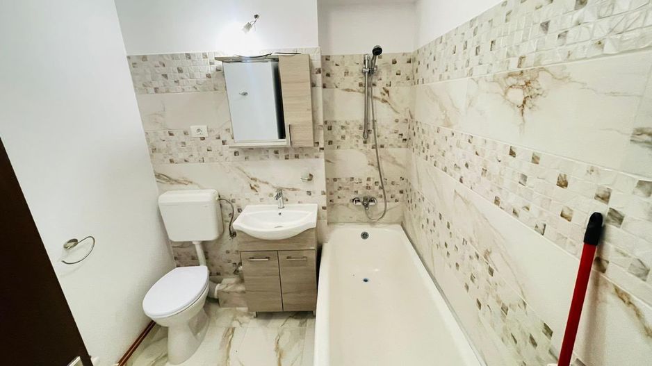 Închiriez apartament 3 camere ultracentral - Poză 8