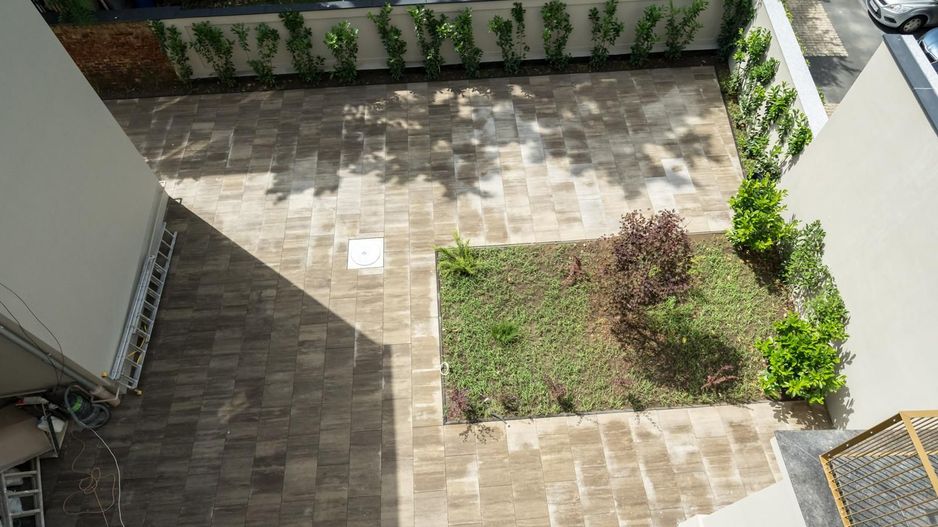 O BIJUTERIE ASCUNSA IN CENTRUL BUCURESTIULUI - Poză 14