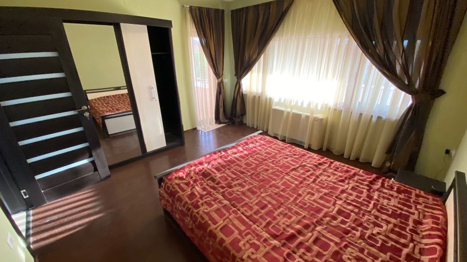 VILA CU 5 CAMERE zona Mircea Cel Batran - Poză 12