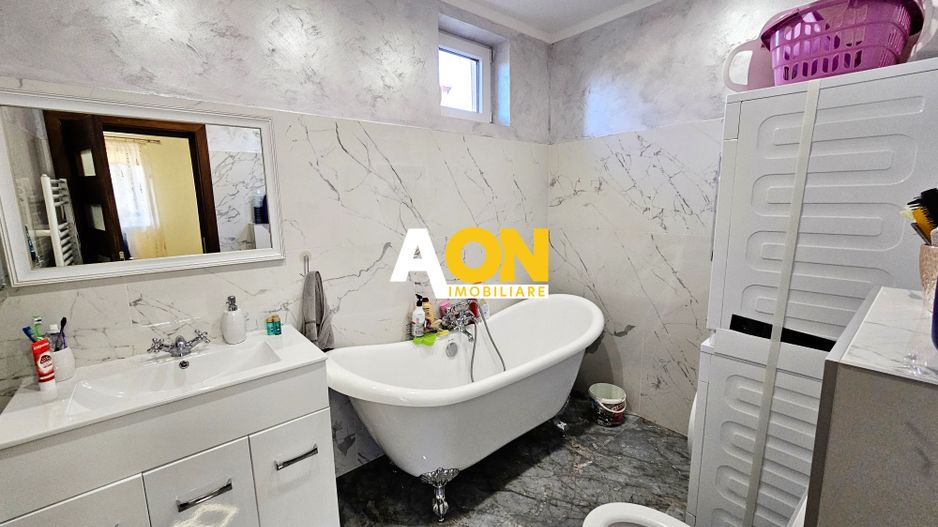 Casa renovata, 4 camere, 2 terase, mobilata, utilata, 568 mp teren - Poză 12