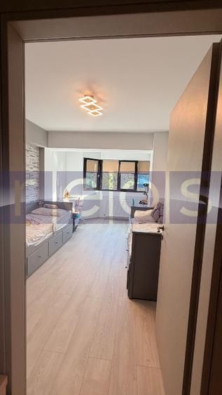 VANZARE 3 CAMERE DECOMANDAT TINERETULUI - Poză 8