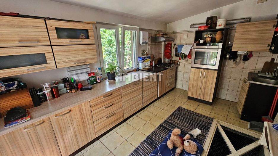 Vilă P+M mobilată și utilată,  teren 1100 mp, zona BACAOANI; - Poză 13