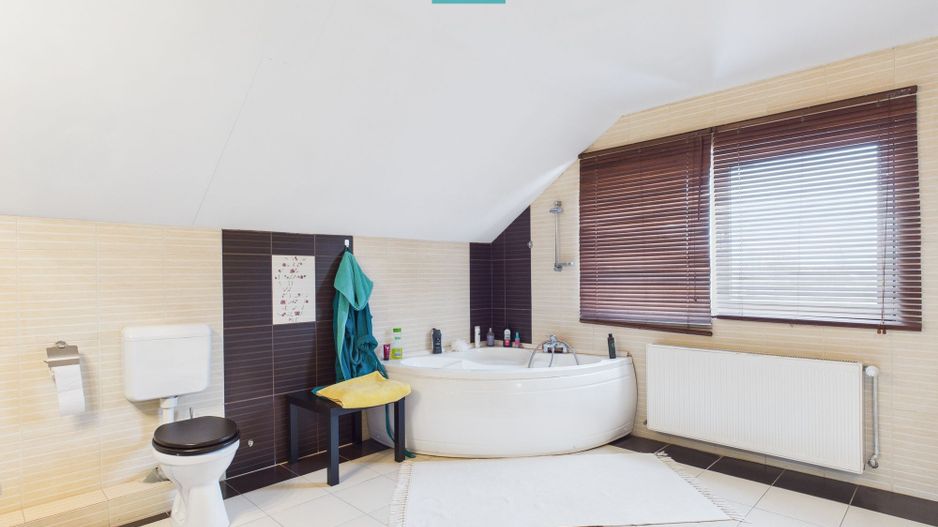 Vilă elegantă cu etaj în Zădăreni - Poză 19