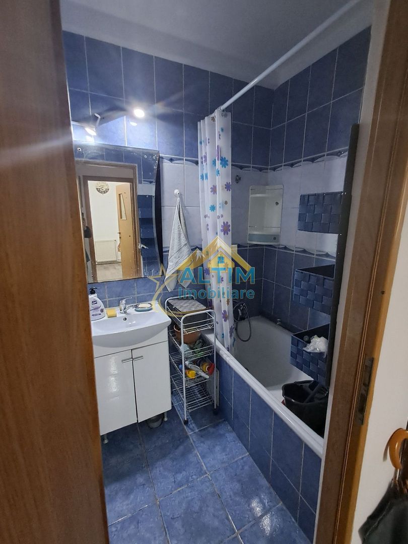 Apartament 2 camere, decomandat, Zonă Centrală - Poză 6