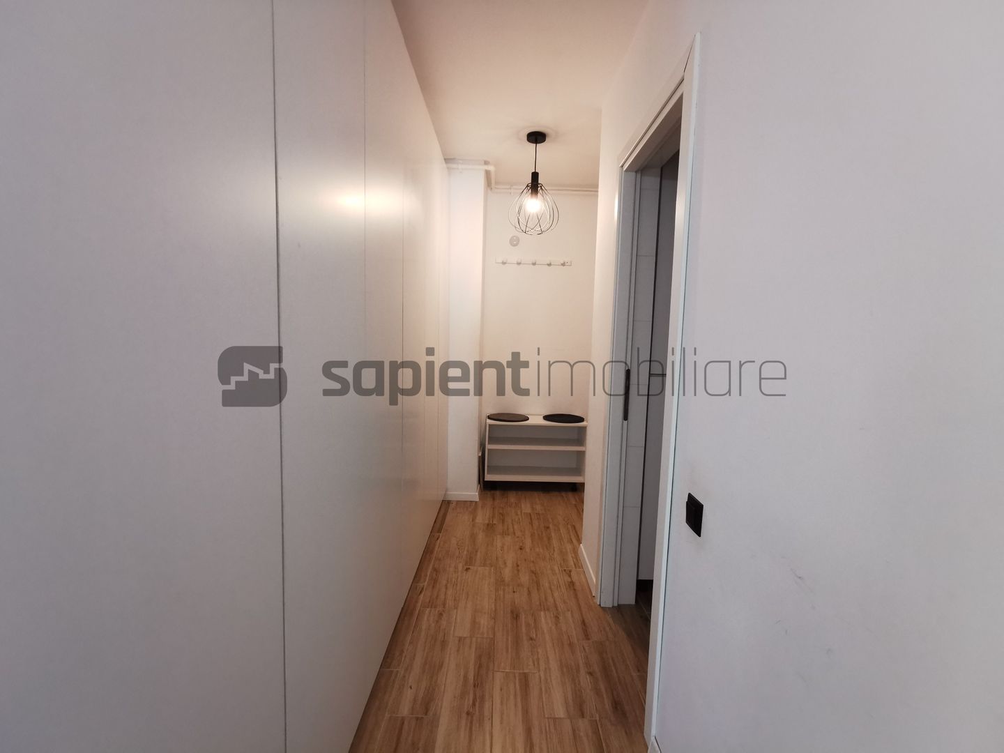De închiriat apartament cu 3 camere, în Milano 5, Nufărul - Poză 9