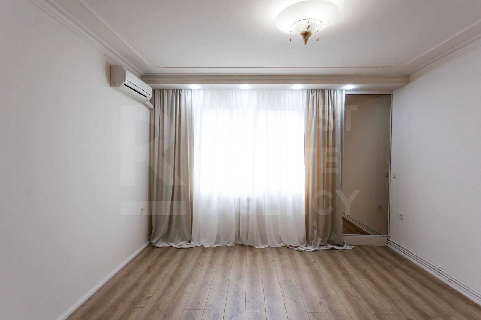 Chirie, apartament, 5 camere, strada Petru Rareș, Centru - Poză 5