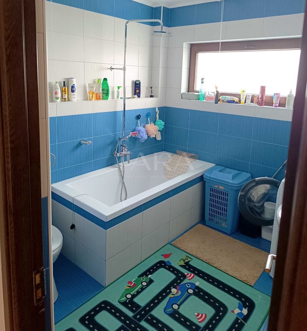 Apartament cu 3 camere și terase generoase, zona Sub Cetate, Florești. - Poză 8