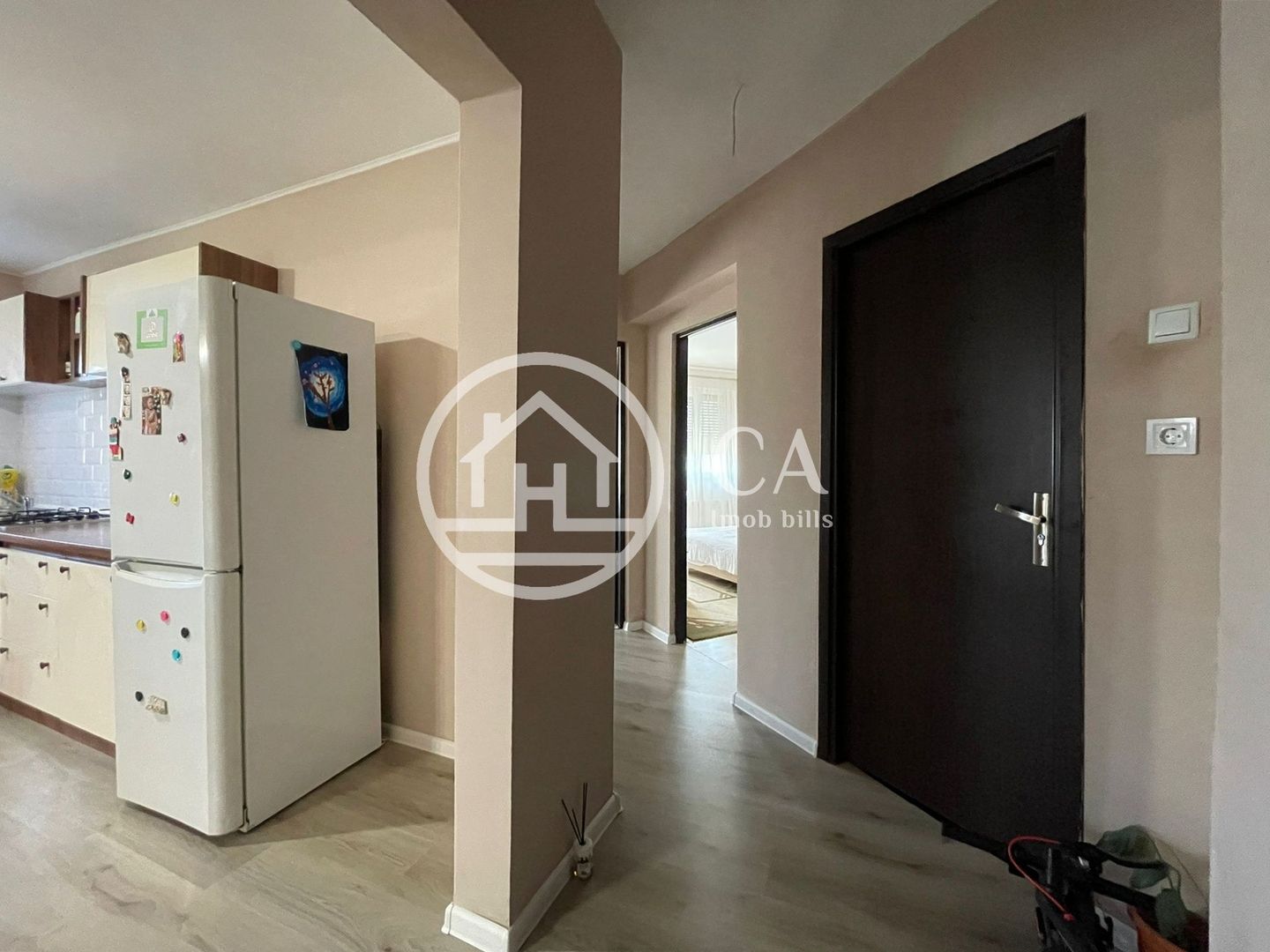 Apartament de vânzare cu 3 camere în zona Rogerius, Oradea - Poză 11