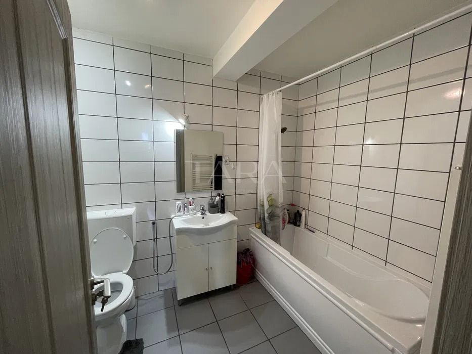 Apartament de vanzare cu 3 camere in Floresti - Poză 7