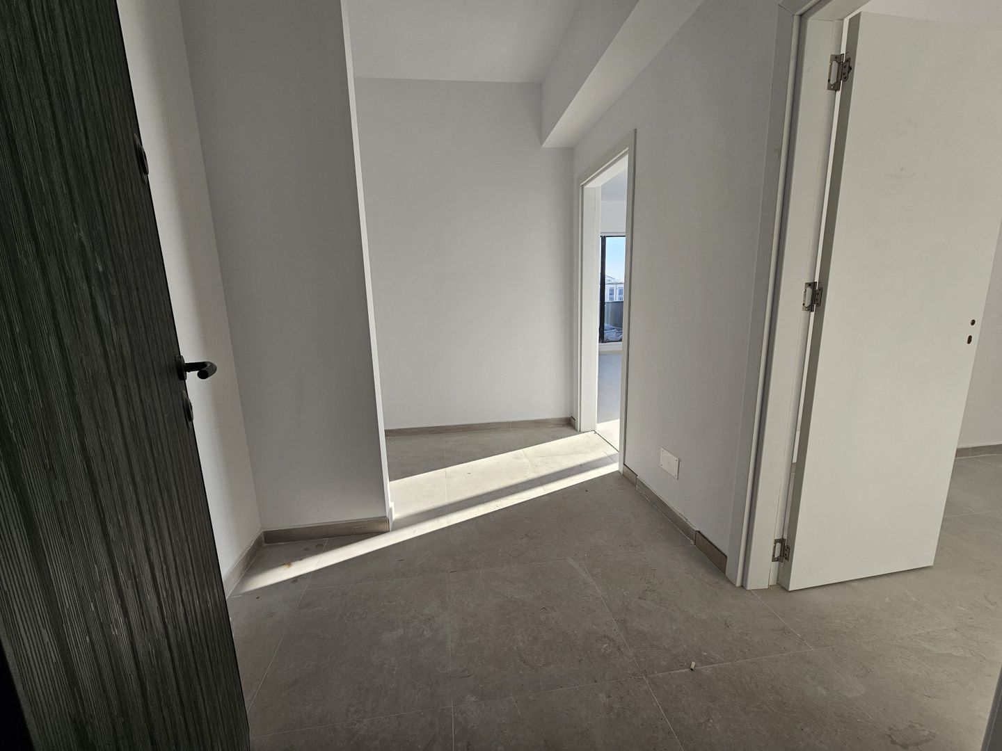 Apartament 3 camere Mutare rapida 7min Metrou Nicolae Teclu - Poză 2