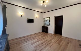 VILA CU 5 CAMERE SI CURTE DE 100 MP LA INCHIRIERE IN ZONA DOROBANTI - Poză 11