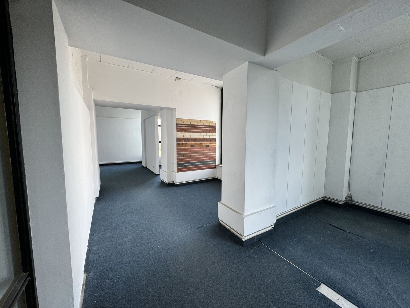 Spațiu comercial 493 mp utili | Locație centrală | Vizibilitate excelentă | - Poză 42