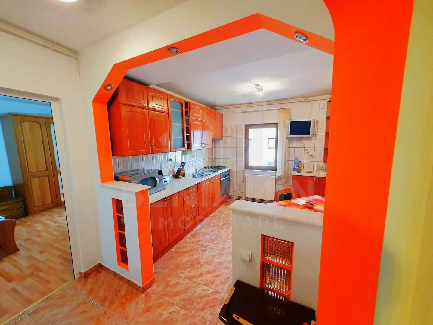 Apartament 2 camere-Decomandat-Spitalul Judetean-69mp-Spatios-Luminos - Poză 2