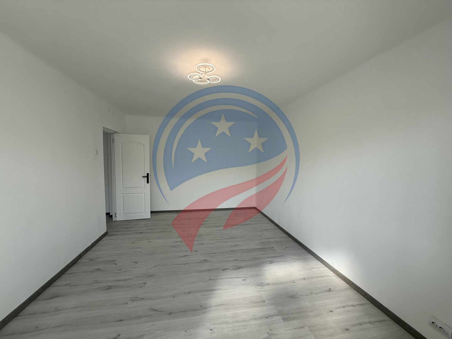 Apartament 2 camere decomandat Rovine Carrefour – bloc anvelopat, etaj 3/4 - Poză 10