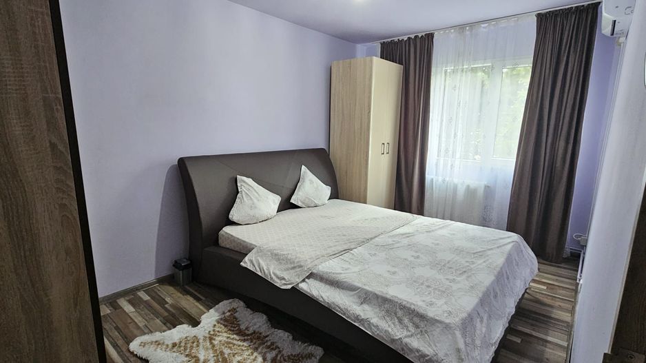 Apartament 3 camere, Zona Circumvalatiunii, Etaj 2, Mobilat si Utilat complet - Poză 3