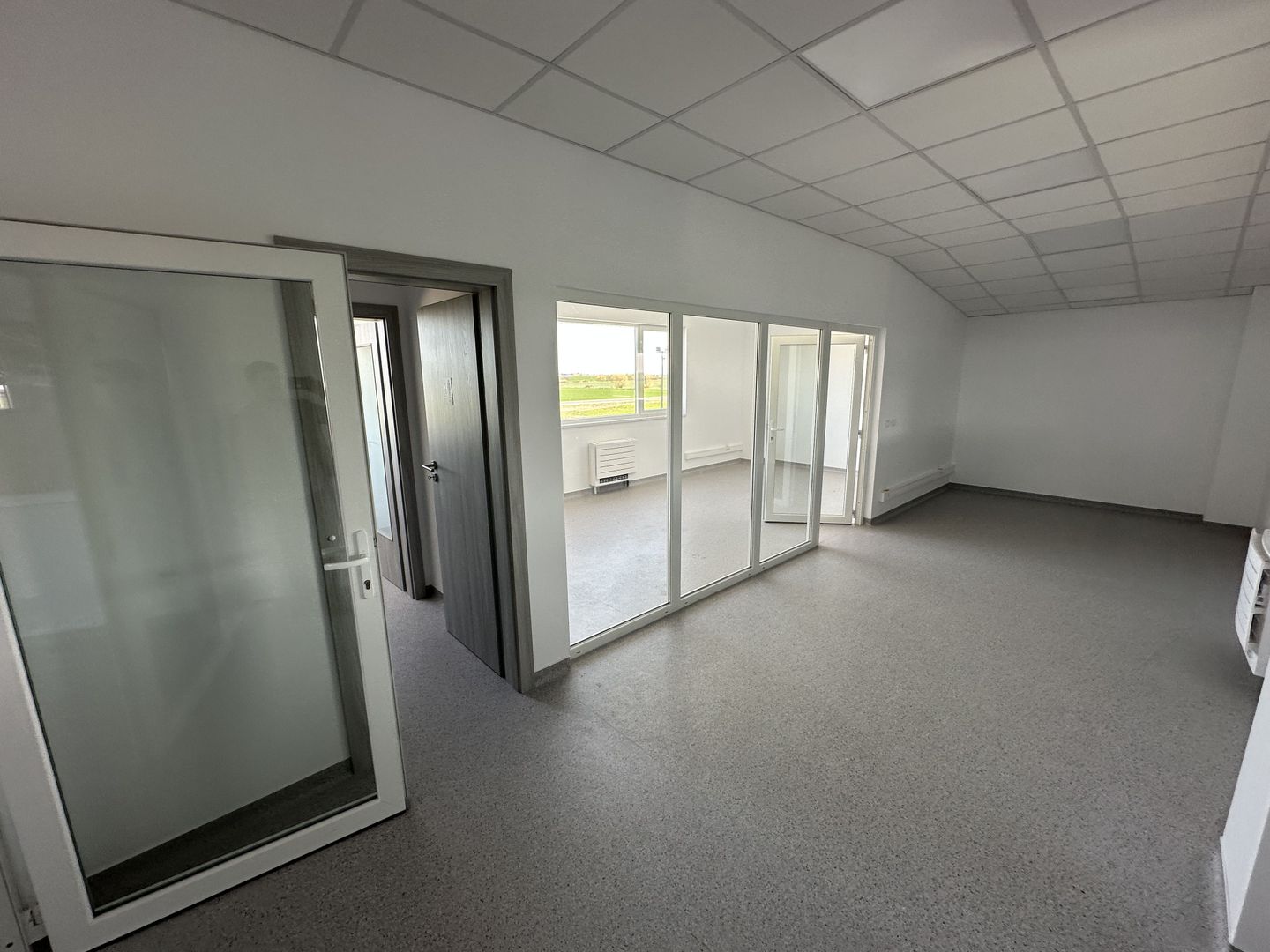 Hala depozitare cu birouri zona de N - Poză 15