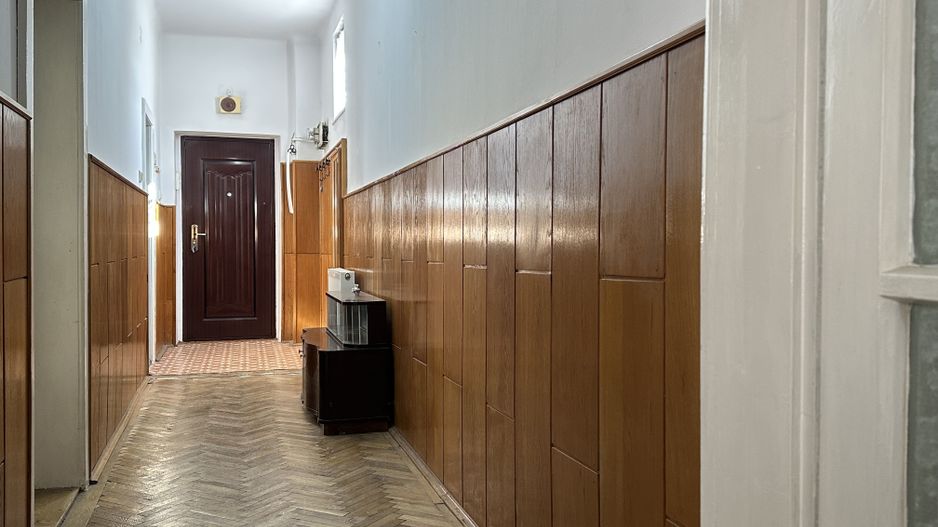 Apartament in casa spațios la doar 5-7 minute de Centrul Istoric - Poză 17