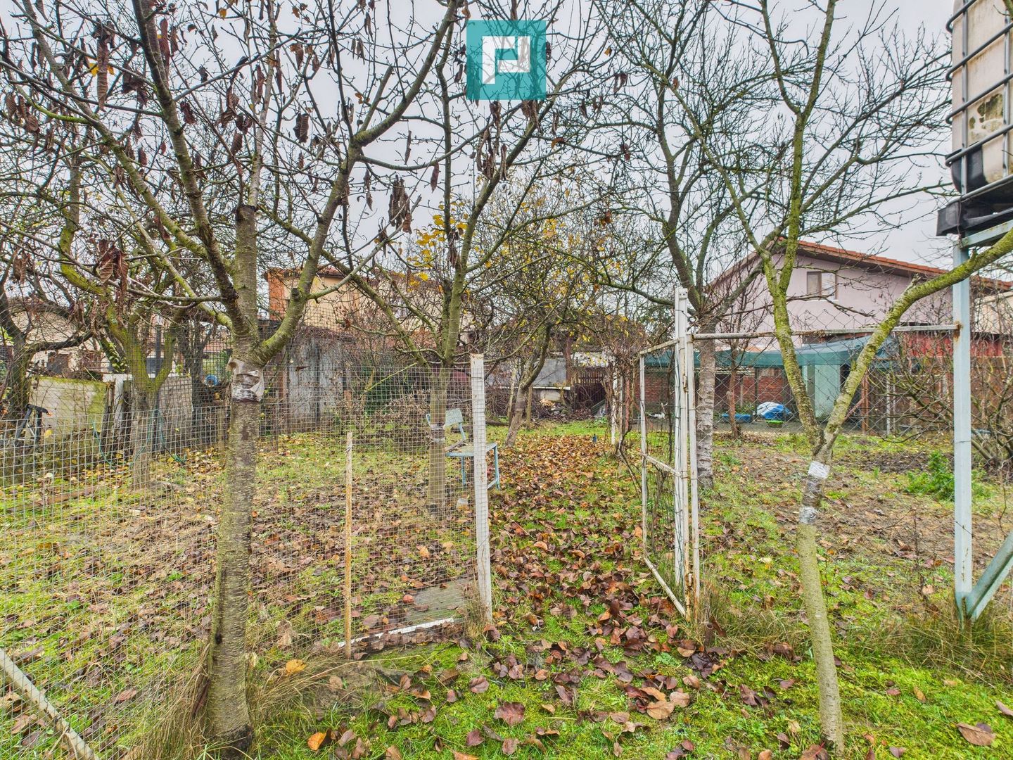 Două case pe un teren generos în Ghiroda - Poză 29