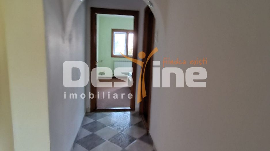 Apartament de vânzare, zona PODU ROȘ, 3 camere, semidecomandat, etaj 1 - Poză 7