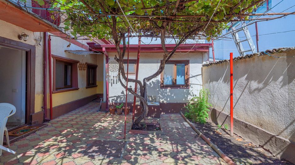 Sala Sporturilor – Bd. Tomis | Casă cu curte în centrul Constanței - Poză 3
