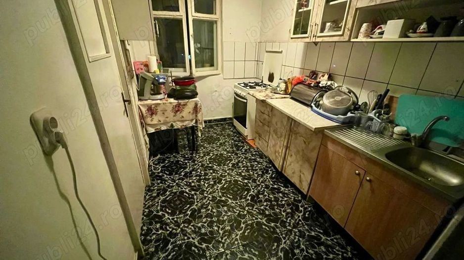 De vanzare apartament 3 camere, Pecineaga/Rahova - Poză 6