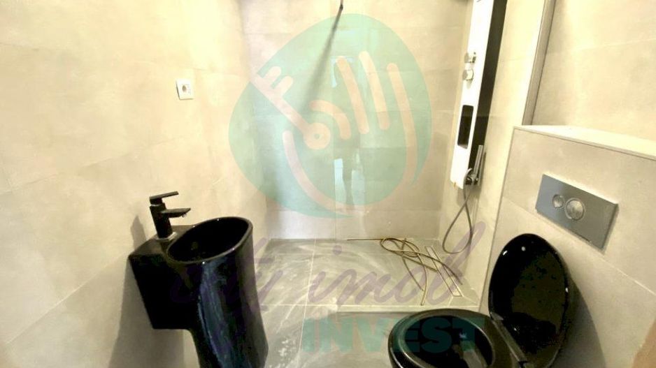 Apartament cu curte englezeasca si 2 intrari pozitionat langa lac - Poză 12