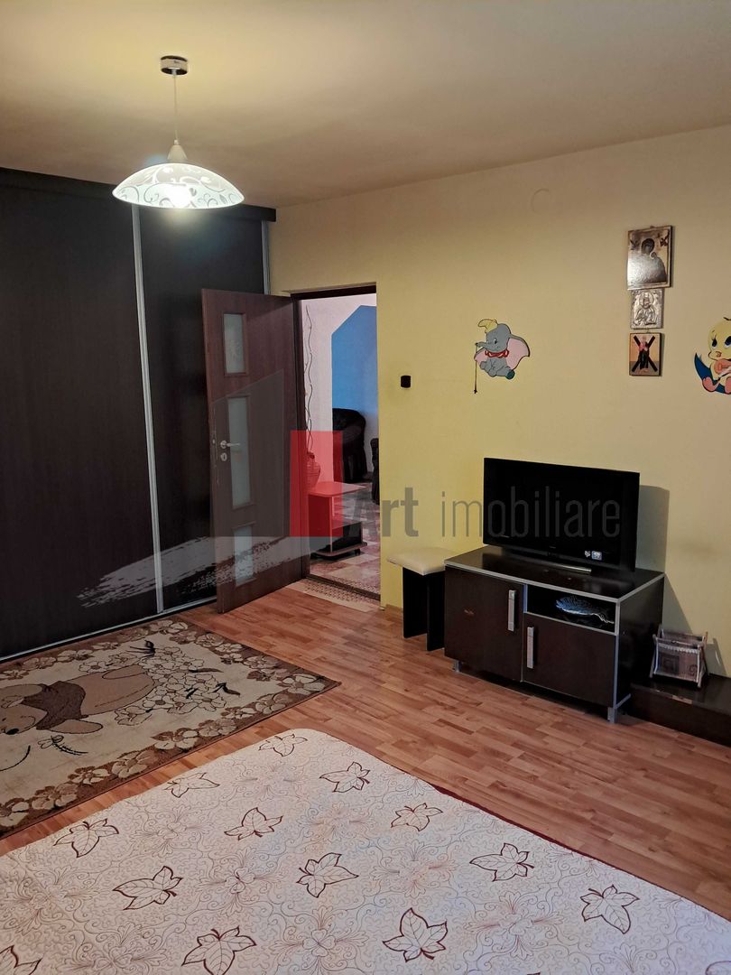 APARTAMENT 4 CAMERE 13 SEPTEMBRIE - Poză 1